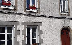 Number 22 - Le Dorat - Apartment 3 With Garden & Free Parking